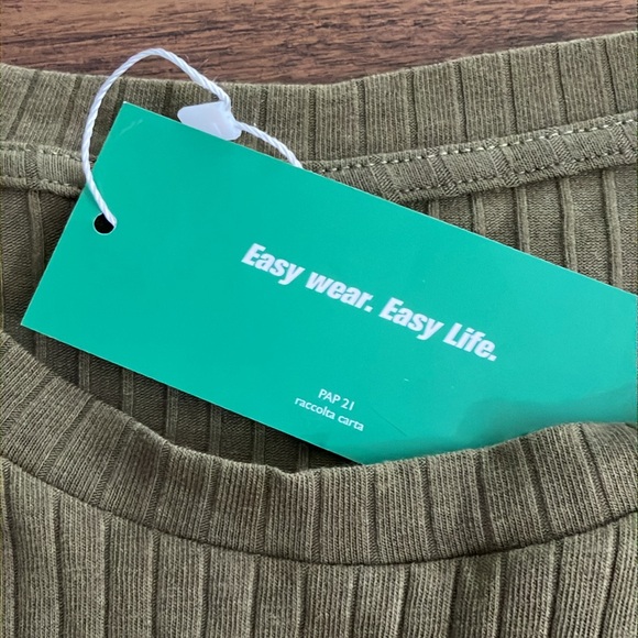 Cropped Wide Ribbed Lettuce Edges Top - Picture 7 of 8